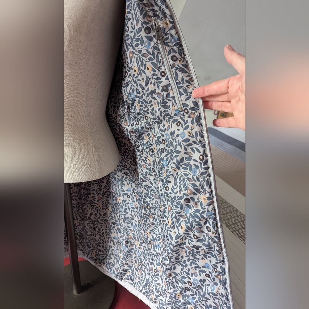 Patagonia Fitted Quilted Gray Coat - Picture 6 of 10